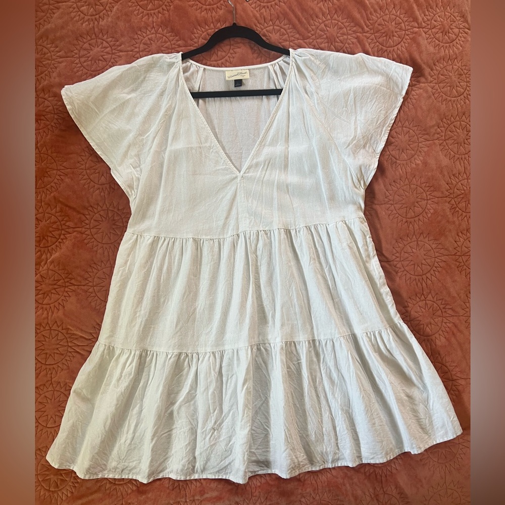 Universal Thread White Flutter Sleeve Tiered Dress size L